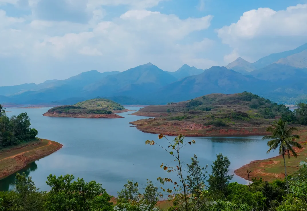 Banasura Sagar Dam (17 km)